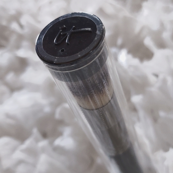 it cosmetics Heavenly Luxe Pointed Precision Complexion Brush N° 11 - Picture 5 of 5
